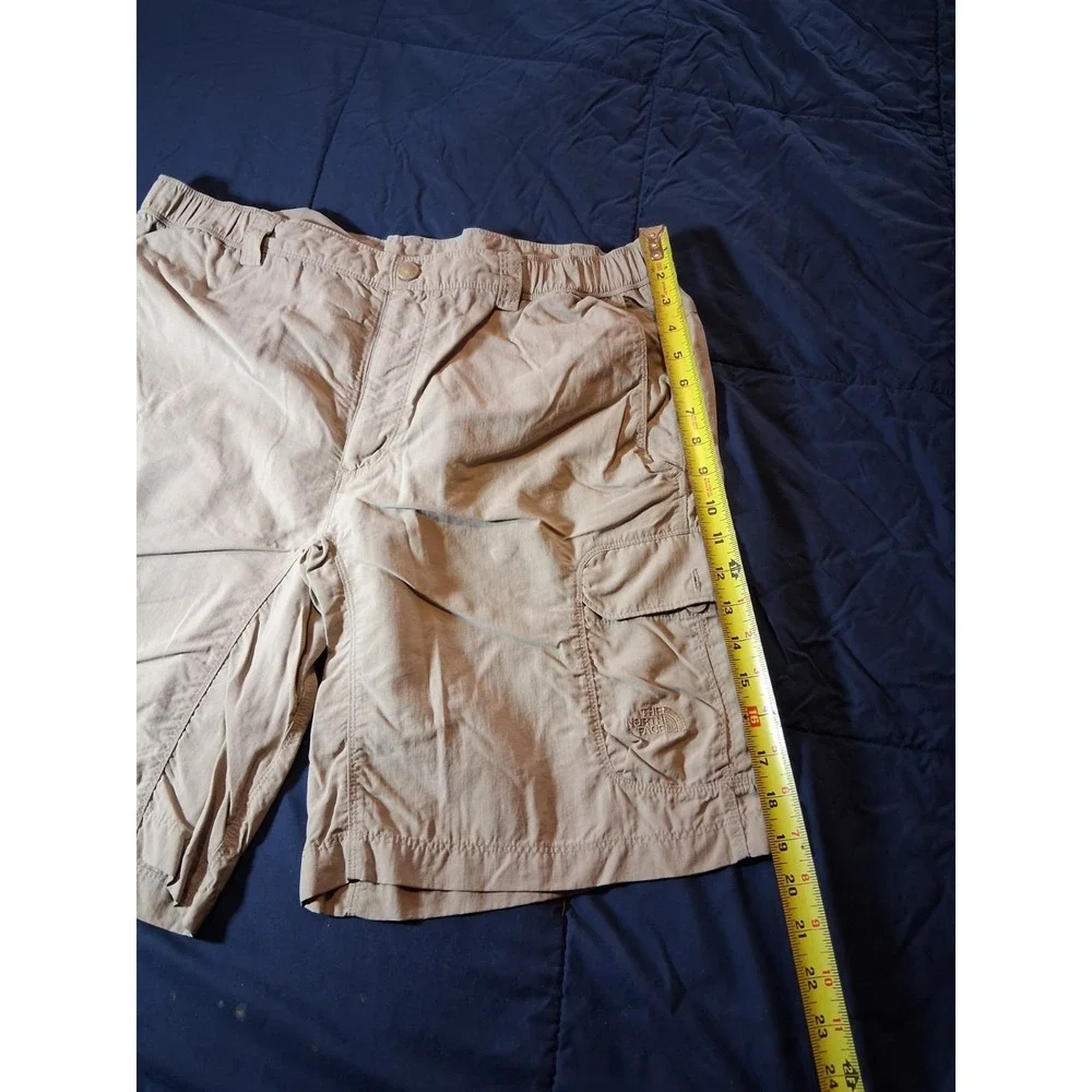 The North Face Shorts Mens Large Khaki Nylon Cargo‎ Hiking Utility Outdoor Trail